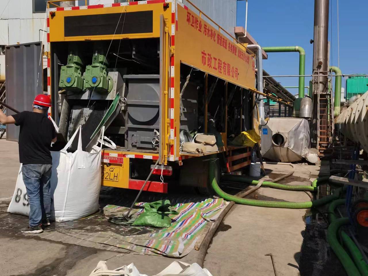 都江堰淤泥压干处理